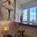 Apartamento Lazuli Sea View Beachfront Nr 305 Larnaca