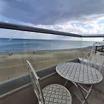 アパート Lazuli Sea View Beachfront Nr 305 ラルナカ