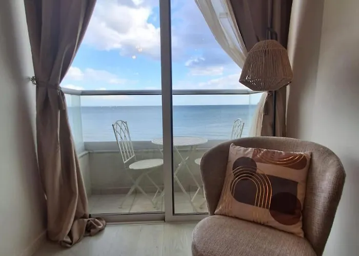 Lazuli Sea View Beachfront Nr 305 Larnaka