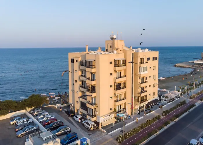 Lazuli Sea View Beachfront Nr 305 * Λάρνακα