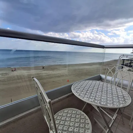 Апартаменты Lazuli Sea View Beachfront Nr 305 Ларнака