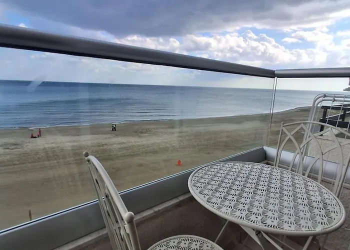 Appartement Lazuli Sea View Beachfront Nr 305 Larnaca